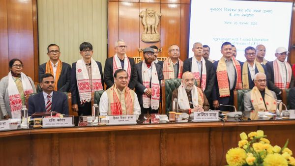 முக்கியமான நகர்வு.. அமைதி ஒப்பந்தத்தில் கையெழுத்திட்ட அசாமின் உல்ஃபா அமைப்பு.. அமித் ஷா பெருமிதம்!