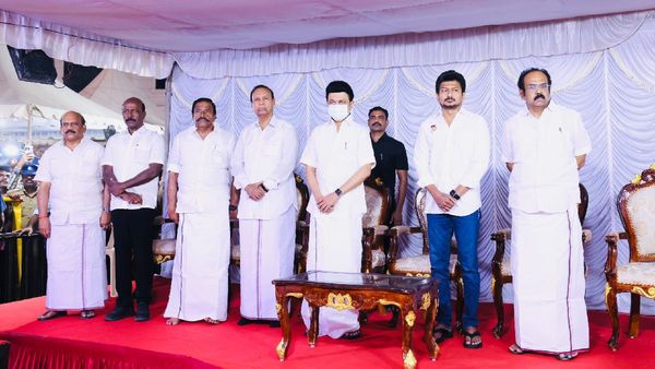 இதயங்களை வென்ற முதல்வர் ஸ்டாலின்.. விருப்பு வெறுப்புகளை தாண்டி வழிந்த பாசம்! ஆஹா இப்படியொரு மரியாதை!