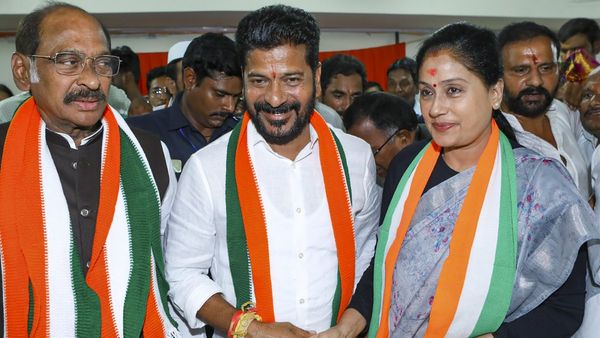 இன்று இரவே தெலுங்கானா முதல்வராக பதவியேற்கும் ரேவந்த் ரெட்டி? துணை முதல்வராக சீனியர்.. பரவும் தகவல்!