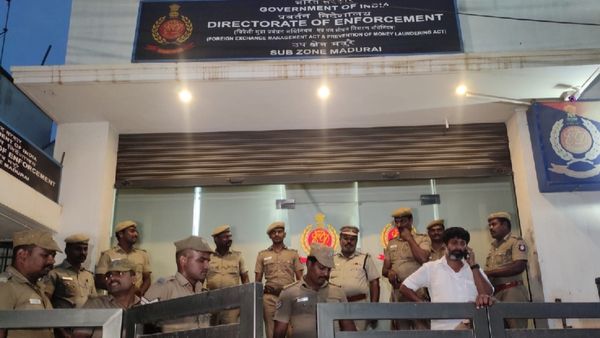 13 மணிநேரம்.. மதுரை அமலாக்கத்துறை அலுவலகத்தில் நடந்த லஞ்ச ஒழிப்பு சோதனை நிறைவு.. சிக்கிய ஆவணங்கள்