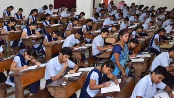 தமிழகத்தில் அரையாண்டு தேர்வுக்கான புதிய அட்டவணை வெளியீடு! விடுமுறை தள்ளி போகிறதா?