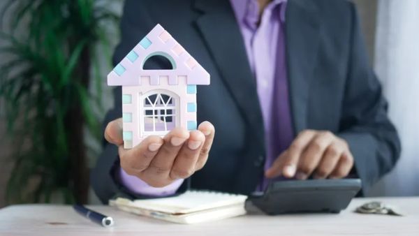 உங்க பாரமே குறைஞ்சுடும்.. தீராத வீட்டுக் கடனை விரைவாக அடைப்பது எப்படி? 7 எளிய வழிமுறைகள் இதான்