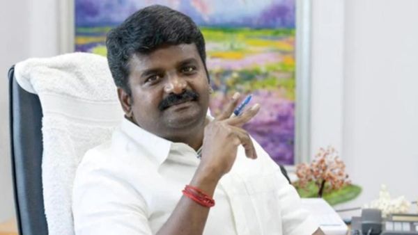 இன்று காலை இப்படியா விடியணும்! டீ குடிக்க போனவர்களுக்கு நிகழ்ந்த துயரம்! விஜயபாஸ்கர் வேதனை!