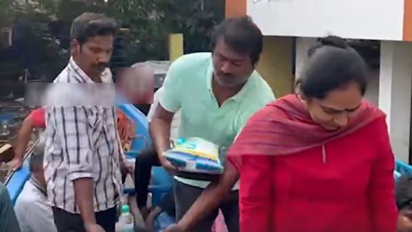 வா அப்பா வர்றாரு! வெள்ளத்தில் தவித்த குழந்தையை வாஞ்சையுடன் மீட்ட தமிழச்சி தங்கப்பாண்டியன்!