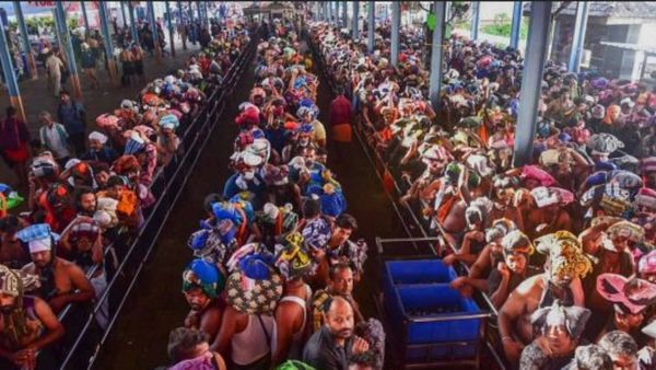 சபரிமலை சீசன்.. தமிழக எல்லையில் கடும் போக்குவரத்து நெரிசல்.. தவிக்கும் ஐயப்ப பக்தர்கள்