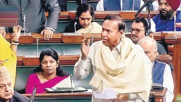 15 எம்பிக்கள் சஸ்பெண்ட்.. லோக்சபாவில் நடந்தது என்ன? திமுக எம்பி டிஆர் பாலு விளக்கம்