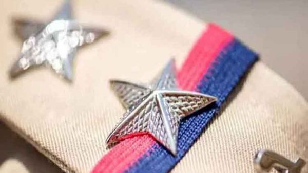 தென் மாவட்டங்களில் 141 போலீஸ் இன்ஸ்பெக்டர்கள் பணியிட மாற்றம்.. தென்மண்டல ஐஜி உத்தரவு! காரணம் இதுதான்