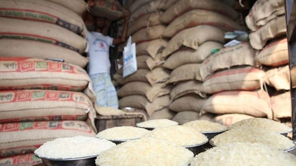 அரிசி விலை கடும் உயர்வு.. 1 கிலோவுக்கு இவ்வளவா? 25 கிலோ சிப்பம் ரேட்டும் எகிறிது! காரணம் இதுதானாம்!