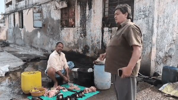 வாணியம்பாடியில்.. கறி வாங்க ஆட்டுத்தொட்டிக்கு போன நபர்.. இப்படியும் நடக்குமா? திகிலில் திருப்பத்தூர்