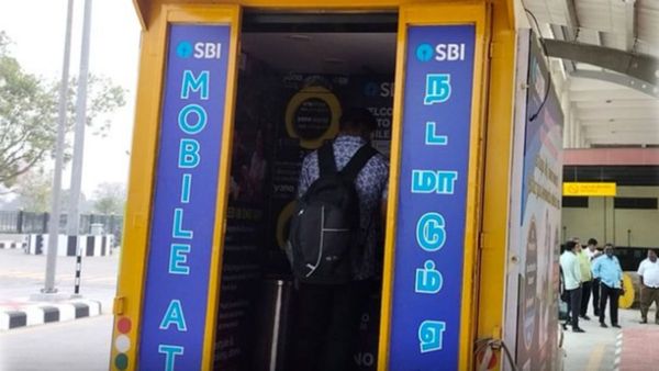 கிளாம்பாக்கத்தில் அத்தனை வசதி இருந்தும் ATM இல்லையே.. அல்லாடும் மக்கள்.. வந்தது நடமாடும் ஏடிஎம்!