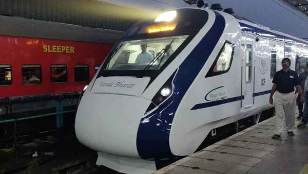 குட் நியூஸ் ! இன்று முதல் சென்னை சென்ட்ரல் - மைசூர் இடையே வந்தே பாரத் வாராந்திர ரயில் இயக்கம்!