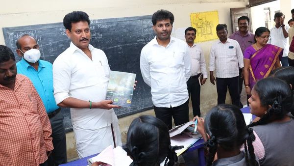 +2 பொதுத்தேர்வு.. பயமோ.. பதற்றமோ வேண்டாம்.. மாணவர்களுக்கு அன்பில் மகேஷ் சொன்ன அட்வைஸ்