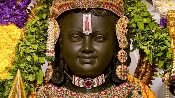 தங்க உளியில் தேன் தடவி பால ராமர் சிலை கண் திறப்பு நடந்தது ஏன்? என்னென்ன நடைமுறைகள்? 