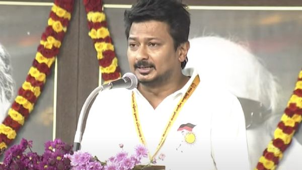 தமிழை அழிக்க நினைத்தால் இங்கு கூடியுள்ள இளைஞர் படை உயிரை கொடுக்கவும் தயார்: உதயநிதி ஸ்டாலின் ஆவேசம்!