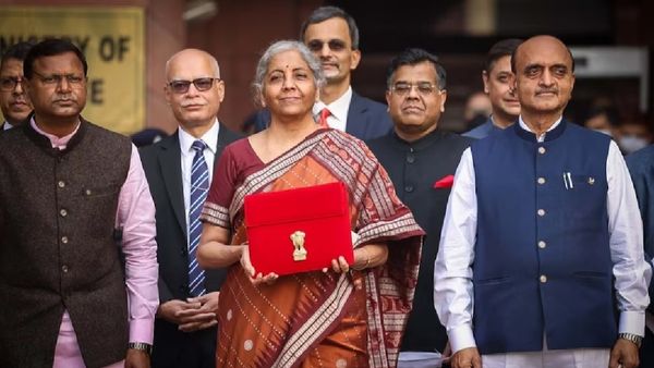பட்ஜெட்டில் ‛புது ரெக்கார்ட்’.. மன்மோகன் சிங், ப சிதம்பரம் சாதனையை முறியடிக்கும் நிர்மலா சீதாராமன்!