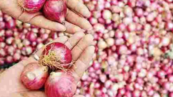 உயர பறந்த சின்ன வெங்காயம்.. இப்ப கிலோ விலை எவ்ளோ தெரியுமா? தமிழ்நாட்டில் இல்லத்தரசிகளுக்கு செம குஷி