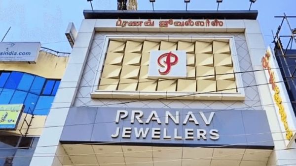 பிரணவ் ஜூவல்லரியில் எல்லாமே போலி நகை.. மிஸ்ஸான லாக்கரை மீண்டும் திறந்து பார்த்து.. அதிர்ந்த போலீஸ்