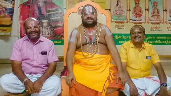 அறநிலையத் துறைக்குள் வந்து முதல்வர் கூட கேட்க முடியாது.. நீங்க யாரு? சீறிய ஶ்ரீவில்லிபுத்தூர் ஜீயர்!