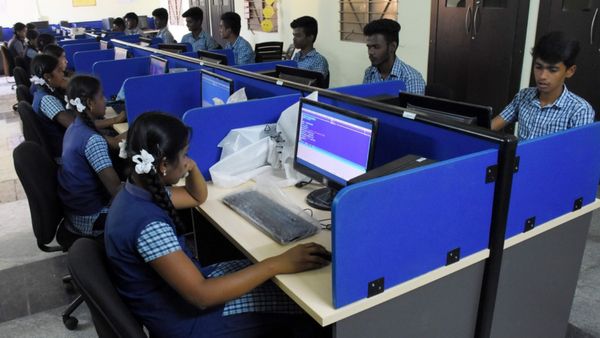 6992 அரசு நடுநிலைப் பள்ளிகளில் கணினி ஆய்வகம் +பயிற்றுநர்கள்! தமிழக அரசுக்கு ஆசிரியர்கள் சங்கம் நன்றி