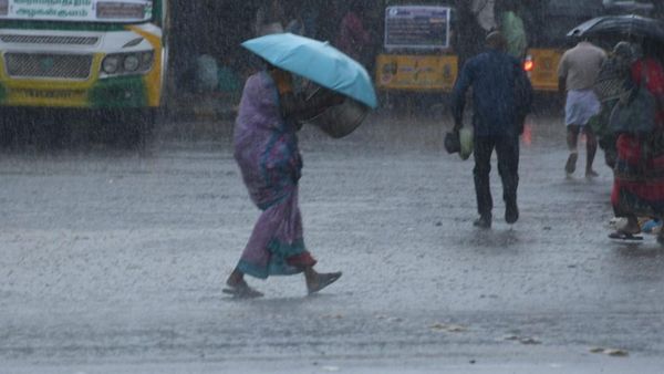 1 மணி வரை மழை கொட்டப்போகுது.. 14 மாவட்டங்களுக்கு அலர்ட் விடுத்த வானிலை மையம்!