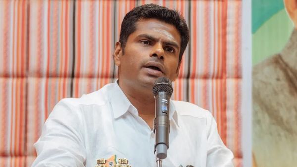 ஒரு பத்திரத்திற்கு ரூ.5500, பத்திரப்பதிவில் மெகா ஊழல்.. தமிழ்நாட்டின் கடனையே அடைக்கலாம்.. அண்ணாமலை