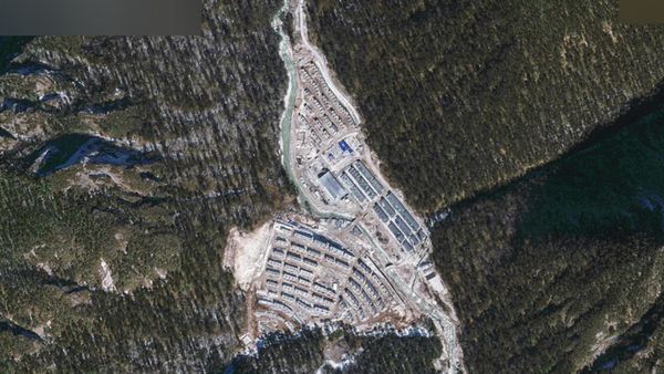 சத்தமில்லாமல் பூடானை கபளீகரம் செய்ய முயற்சி.. காட்டிக் கொடுத்த சேட்டிலைட் படங்கள்.. சிக்கிய சீனா