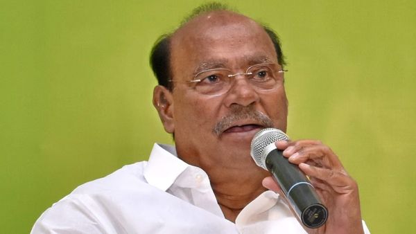 அடிமடிலேயே கை வெச்சுட்டாங்களே.. இடஒதுக்கீட்டையே ஒழிக்க சதி! BC,SC,STக்கு யுஜிசி அடி -ராமதாஸ் கண்டனம்