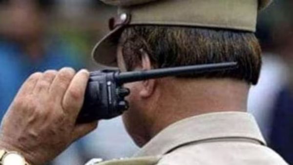 குஜராத்தில் ராமர் ஊர்வலத்தில் கல் வீச்சு.. 15 பேர் கைது.. நிலைமையை கட்டுக்குள் கொண்டு வந்த போலீஸ்