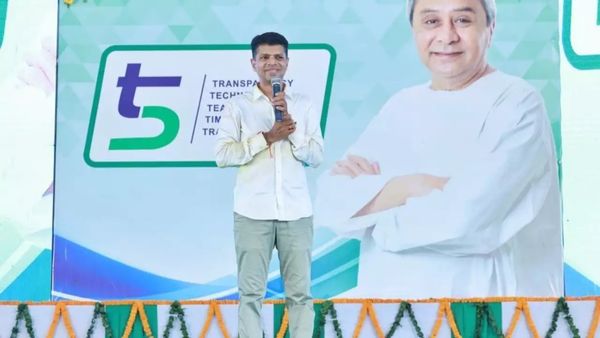 ஒடிசாவில் வி.கே.பாண்டியன் மீது தக்காளி வீச்சு! காங்கிரஸ்தான் காரணம்.. பிஜு ஜனதா தளம் குற்றச்சாட்டு