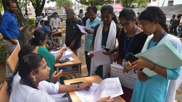 மாணவர்களே சூப்பர் சான்ஸ்.. கல்விக்கடன் பெற இன்று சிறப்பு முகாம்.. மிஸ் பண்ணாதீங்க