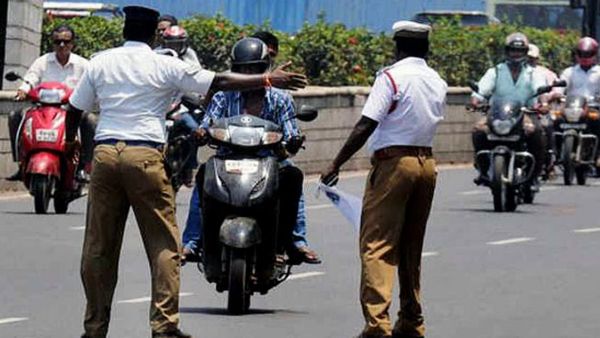 இந்த தவறை மட்டும் பண்ணவே பண்ணாதீங்க.. ஒரு வருஷத்துக்கு வாகன ரிஜிஸ்ட்ரேஷன் காலி.. போலீஸ் எச்சரிக்கை 