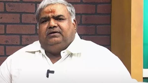 கொடிகட்டிப் பறக்கும் சீமான் மனைவி ஆதிக்கம்? சாதிக் கட்சியாக நாதக மாறுவதாக நிர்வாகி ஆவேசம்!