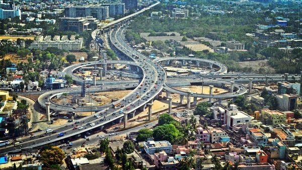 தமிழ்நாட்டில் விவசாயத்தை மட்டுமே நம்பாமல் வேறு தொழில்களில் கவனம் செலுத்தி வெற்றி பெற்ற மாவட்டங்கள்