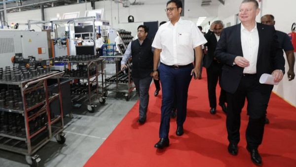 மின்னணு ஏற்றுமதியில் தமிழ்நாடு தான் டாப்! அமைச்சர் டி.ஆர்.பி.ராஜா தரும் பாசிட்டிவ் தகவல்!