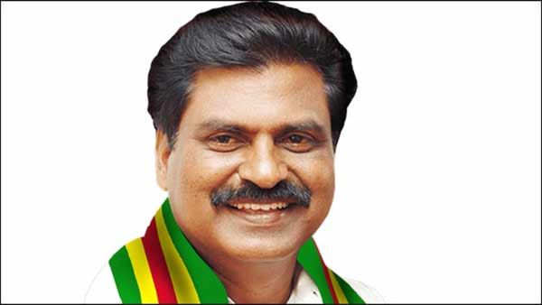 சிரித்த முகத்துடன் வந்த கொங்கு ஈஸ்வரன்.. முகத்தில் மகிழ்ச்சியை பாருங்க! தொகுதி பங்கீடு என்னாச்சு?