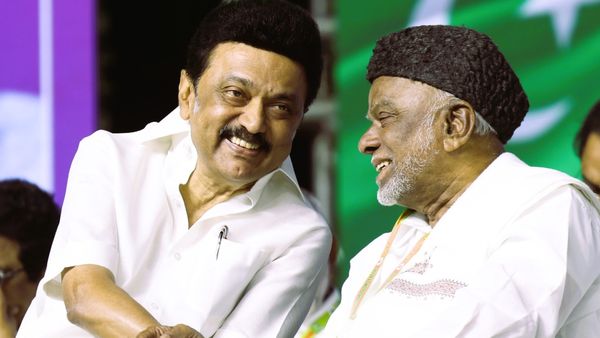 ஈகோ பார்க்காத முஸ்லீம் லீக் தேசியத்தலைவர் காதர் மொகிதீன்! திமுகவுடன் நேரடியாக தொகுதி பங்கீடு பேச்சு!