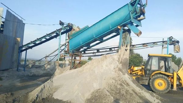 இன்று முதல் எம் சாண்ட், பி சாண்ட் மணல் விலை உயருகிறது.. வீடு கட்டுவோர் அறிய வேண்டியவை