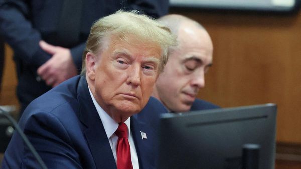 சொத்து மதிப்பில் தில்லாலங்கடி! வசமாக சிக்கிய டிரம்ப்.. ரூ.3000 கோடி அபராதம் விதித்த அமெரிக்க கோர்ட்