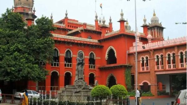 “பழிவாங்குறீங்க”.. அதிமுக 5 மாஜி அமைச்சர்கள் மீதான வழக்கு அதிரடி ரத்து - நீதிபதி ஆனந்த் வெங்கடேஷ்