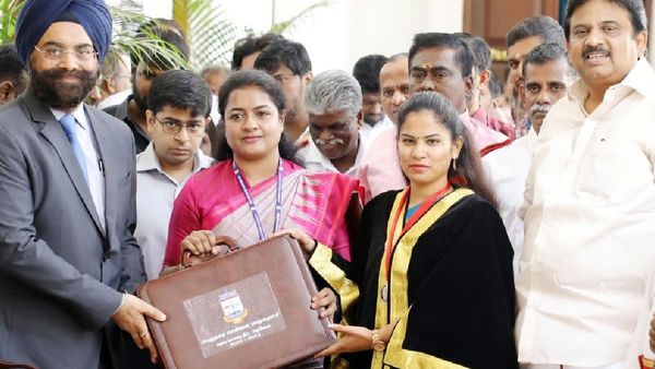 மாநகராட்சி பள்ளி மாணவர்களுக்கு கல்வி சுற்றுலா.. அசத்தல் அறிவிப்புகளை வெளியிட்ட மேயர் பிரியா