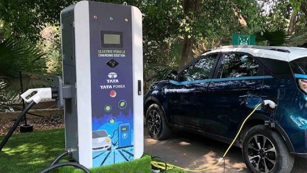 இனி ஒவ்வொரு ரோட்டுக்கும் வரப்போகுது.. மொத்தமாக மாறுது தமிழ்நாடு சாலைகள்.. புதிய வசதி என்ன தெரியுமா?