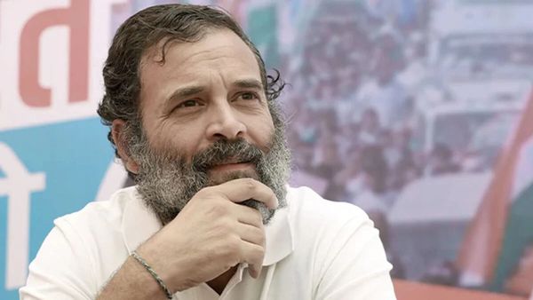 ராகுல் காந்தியை தோற்கடிக்க வயநாட்டில் களமிறங்கும் பெண் இடதுசாரி தலைவர்- தமிழக மருமகள்- யார் இவர்?