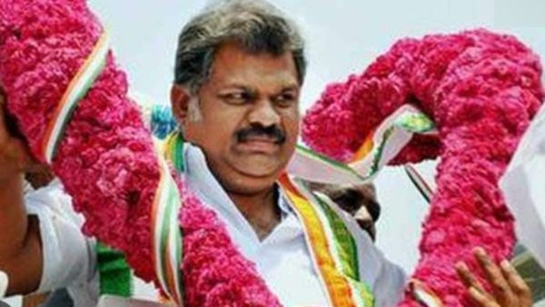 அந்த பெரிய மனுஷனால் அரசியல் வாழ்வு பெற்ற வாசன்! இல்லையென்றால்..? போட்டுத்தாக்கும் காங்கிரஸ்!