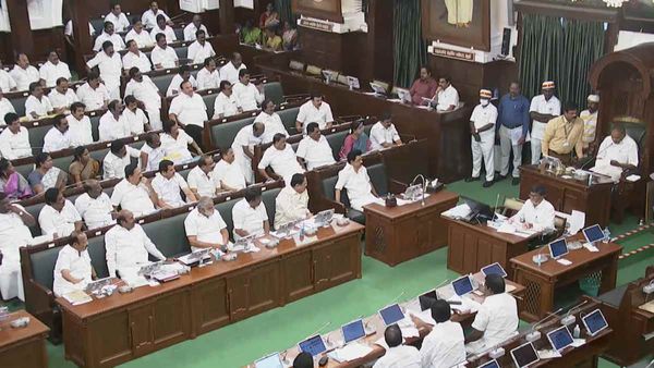 சட்டசபையில் அனலை கிளப்பிய மேகதாது.. அதிமுக எம்எல்ஏக்கள் வெளிநடப்பு