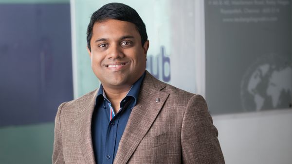 அன்று டாக்டர் ஆக முடியல.. ஆனால் இன்று ரூ.1000 கோடி கம்பெனிக்கு அதிபதி! திரும்பி பார்க்க வைத்த தமிழர்