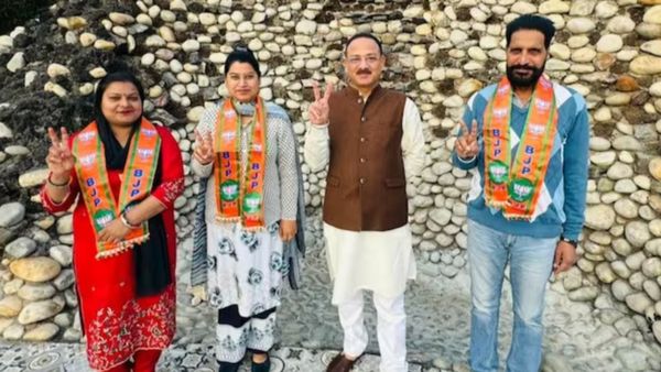 சண்டிகரில் ஆம் ஆத்மிக்கு பெரும் அதிர்ச்சி.. பாஜகவுக்கு தாவிய 3 கவுன்சிலர்கள்.. அடுத்தடுத்து ட்விஸ்ட்