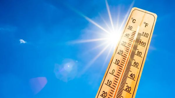 சுள்ளுன்னு அடிக்கும் வெயில்.. கரூர் பரமத்தியில் 101 டிகிரி... இன்று ஜில்லுன்னு மழை இருக்காம்