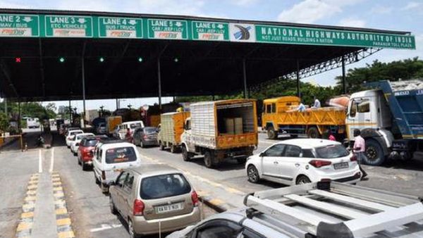 பரனூர் சுங்கச்சாவடி 2019ம் ஆண்டே காலாவதி.. செங்கல்பட்டில் லாரி உரிமையாளர்கள் செய்த தரமான சம்பவம்