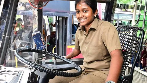 கமல் கார் கொடுத்த கோவை டிரைவர் ஷர்மிளா.. சைபர் கிரைம் போலீஸ் வழக்கு.. காரணம் என்ன?