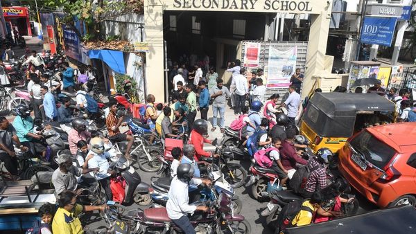 சென்னை, கோவையில் உள்ள தனியார் பள்ளிகளுக்கு மீண்டும் வெடி குண்டு மிரட்டல்.. பெற்றோர்கள் அதிர்ச்சி